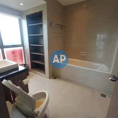Kamar mandi unit disewakan Apartemen Pavilion Jakarta 2 kamar mandi