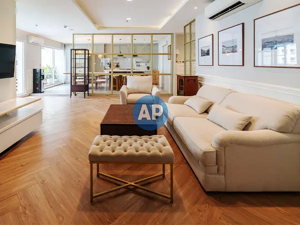 Living room apartemen dekat MRT Pavilion luas 142 m2 renovasi modern