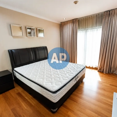Kamar tidur utama apartemen Pavilion 119 m2