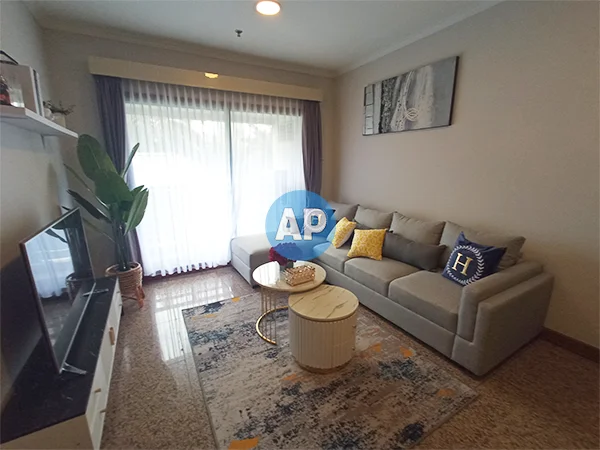 Ruang tamu apartemen Pavilion disewakan, desain modern dan nyaman.