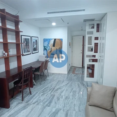 Interior living room apartemen Pavilion 1BR sewa di lantai rendah.