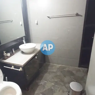 Kamar mandi apartemen Pavilion Sudirman 1BR dijual, interior modern dan bersih.