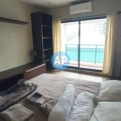 Kamar tidur apartemen Pavilion Sudirman 1BR dijual, ada balkon
