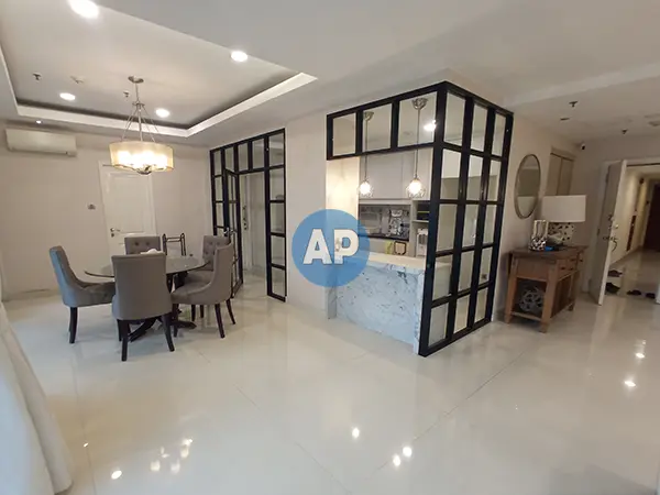 Dining room Pavilion Apartment Jakarta 3BR renovasi dengan konsep open dining, full furnish dan siap disewakan.