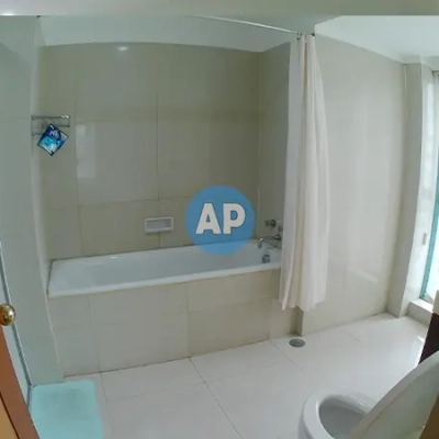 Apartemen Pavilion for rent bathroom modern bersih