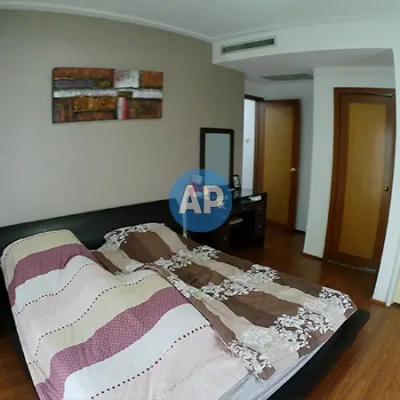 apartemen pavilion jakarta sewa kamar tidur master luas dan nyaman