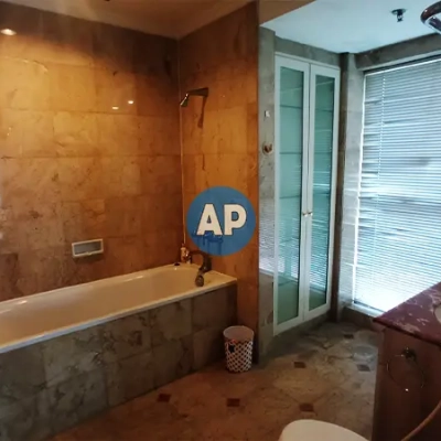 Kamar mandi Apartemen Pavilion Tower 2 unit sewa 2 kamar mandi