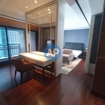 Master Bedroom Sewa Apartemen Mewah Pavilion 3BR Renovasi Kamar tidur utama mewah unit apartemen Pavilion disewakan 3 kamar tidur