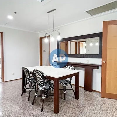 Dining room unit sewa apartemen dekat Citywalk Pavilion 3BR furnish
