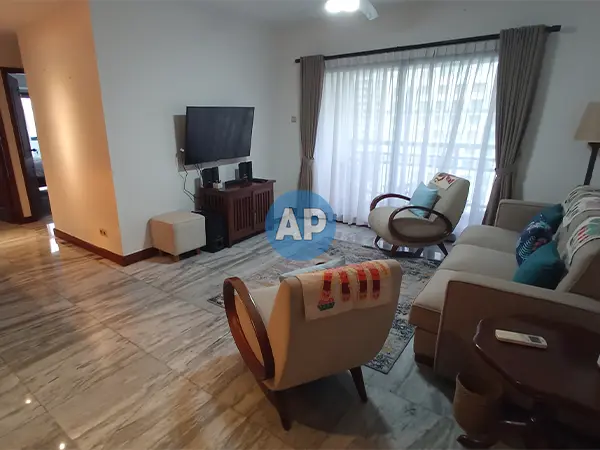 Living room sewa 3BR Apartemen Pavilion luas 142 m2