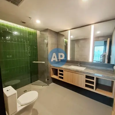 Kamar mandi apartemen pavilion 3 kamar modern dan bersih