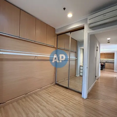 Home office apartemen Pavilion 2BR desain minimalis