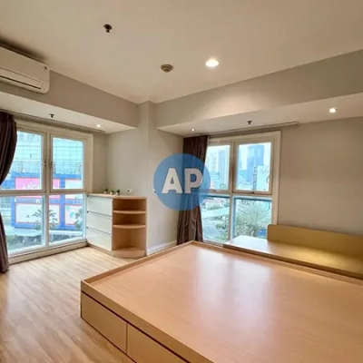 Kamar utama apartemen Pavilion 2BR hasil renovasi modern
