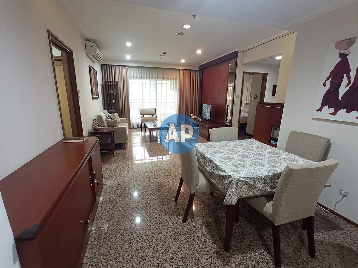 Ruang tamu mewah Apartemen Pavilion sewa 2BR full furnish